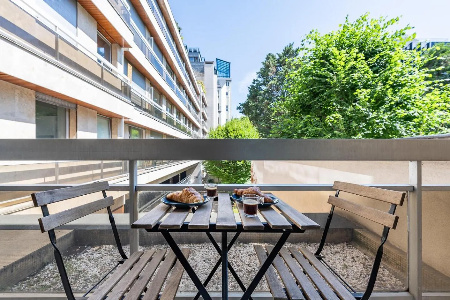 Renove Avec Balcon Pres Des Champs-elysees 巴黎